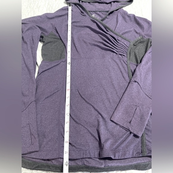 ROAD RUNNER SPORTS Long-Sleeve Ponytail Hood Pullover Running Top Womens M EUC! - Picture 3 of 9